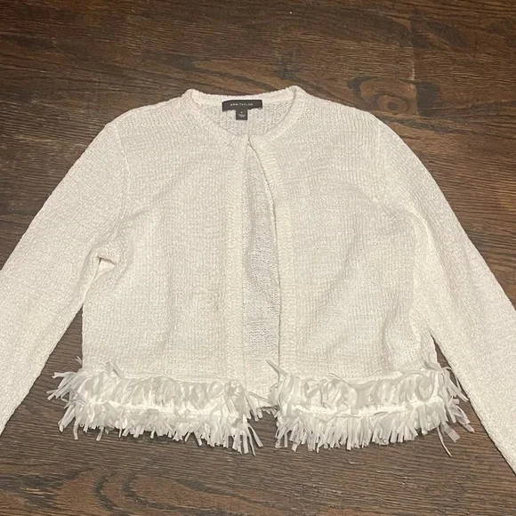 Ann Taylor elegant Cream Fringe Hem Cardigan size M - Picture 8 of 13